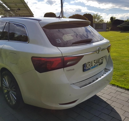 Toyota Avensis cena 74900 przebieg: 125000, rok produkcji 2016 z Kraków małe 154